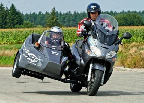 Habt Ihr Schon Mal Einen Motorroller Mit Beiwagen Gesehen
