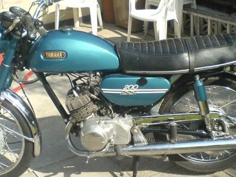 Yamaha RD200 - (Material, Motorblock, Rahmenkonstruktion)