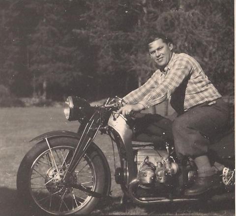 - (Motorrad, wert)