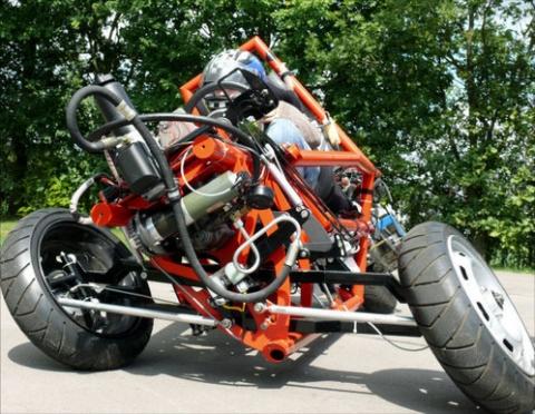 X-By-Wire Fz. mit Neigetechnik (Quelle s. Link) - (Getriebe, Dieselmotorrad, Motorradgetriebe)