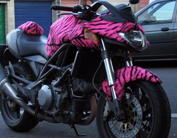 Bike im Kleid - (Kleidung, Ausrüstung)