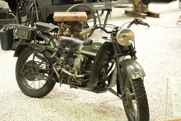 Guzzi 500 - (Enduro, Straßenzulassung)