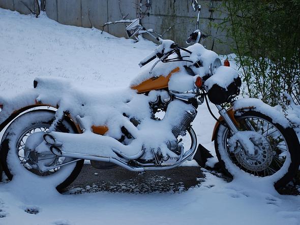 Bild1 - (Motorrad, Regen, Winterfest)