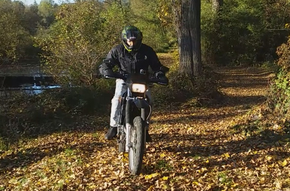 - (Eierlegende Wollmilchsau, Tourentauglichkeit, Cross und Straßentauglichkeit)