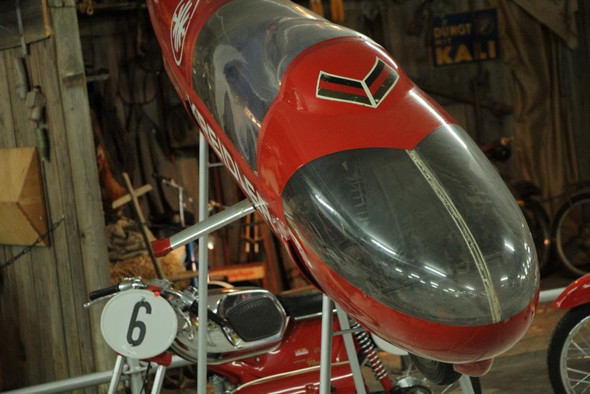 - (Motorrad, Motor, Technik)