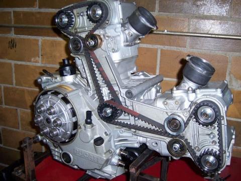 Haben die Motoren von Motorrädern keinen Zahnriemenantrieb? saab 23 engine diagram 