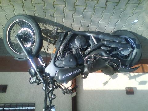 - (Honda, VT1300CX, Honda Fury Konzept)