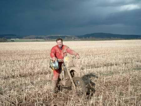 Endurist mit Husky nach einem Endurorennen in Dreckenach - (Profil, Bilder)