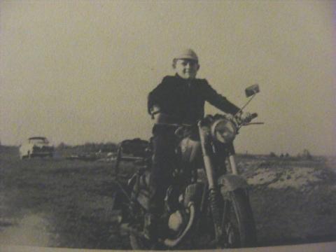 - (DKW, Mars)
