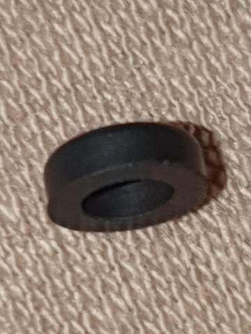O-Ring Vergaser, weiß jemand wie der Spezial O-Ring heißt,  er ist im Durchmesser 5x1,5 davon Oberseite Halbrund, nach unten gerader Verlauf, unten ist er flach?