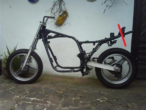 - (Kawasaki, Umbau, GPZ 750 UT)