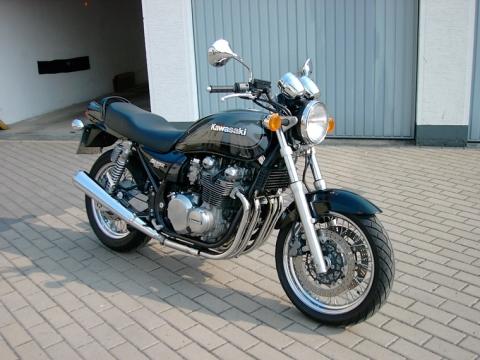 Die Maschine müsste Baugleich mit dieser sein. - (Kawasaki, Zephyr, Hinterradschwinge)
