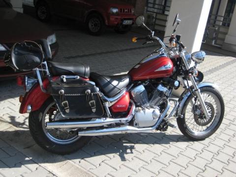 - (Werkstatt Suzuki Intruder)